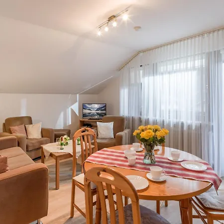 Ferienwohnanlage E7 Mit 2 Schlafzimmer Und Hallenbad