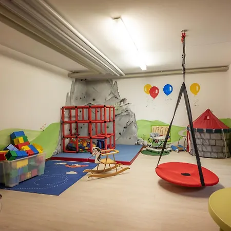Ferienwohnanlage E7 Mit 2 Schlafzimmer Und Hallenbad *