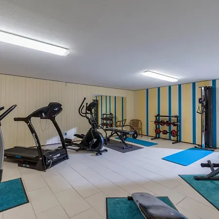 Ferienwohnanlage E7 Mit 2 Schlafzimmer Und Hallenbad Lägenhet *